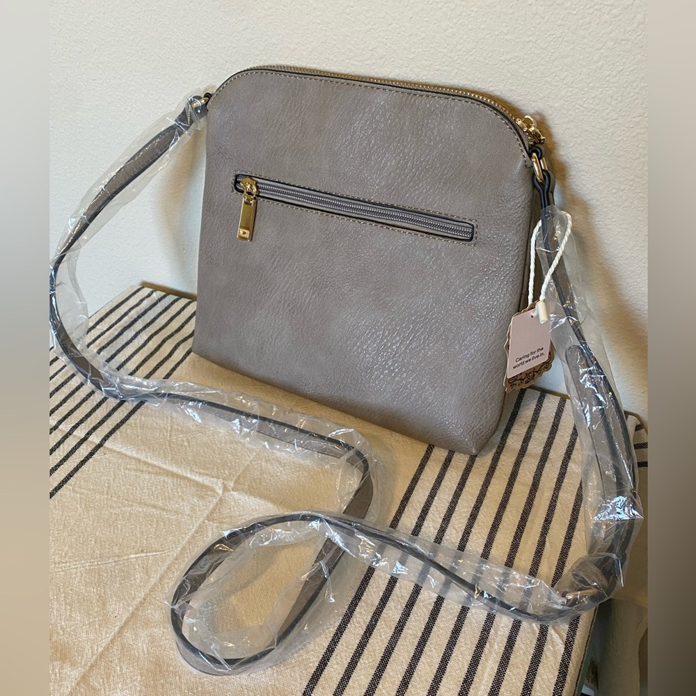 NWT Alyssa vegan crossbody purse with tassel - Picture 2 of 16